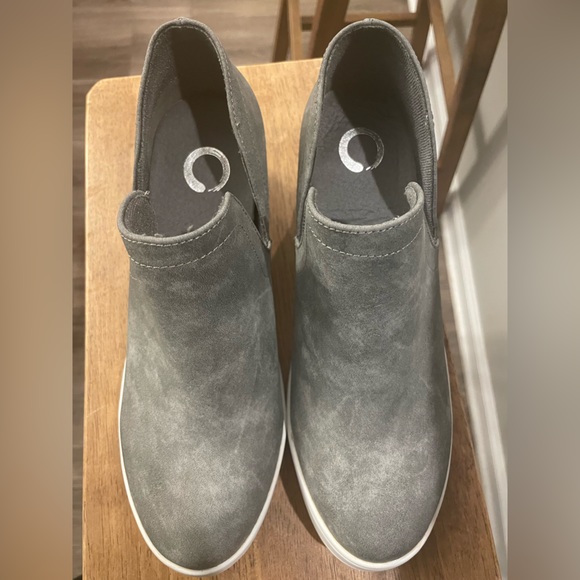 Grey Side Slit Sneaker Wedges Sz 9 - Picture 2 of 4